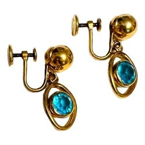Vintage Signed 12K Gold Filled
Blue Stone Screw back Earrings